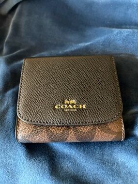 Coach Small Trifold Wallet in dark Brown and Brown Signature Canvas